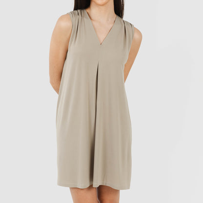 vestido curto liso de crepe