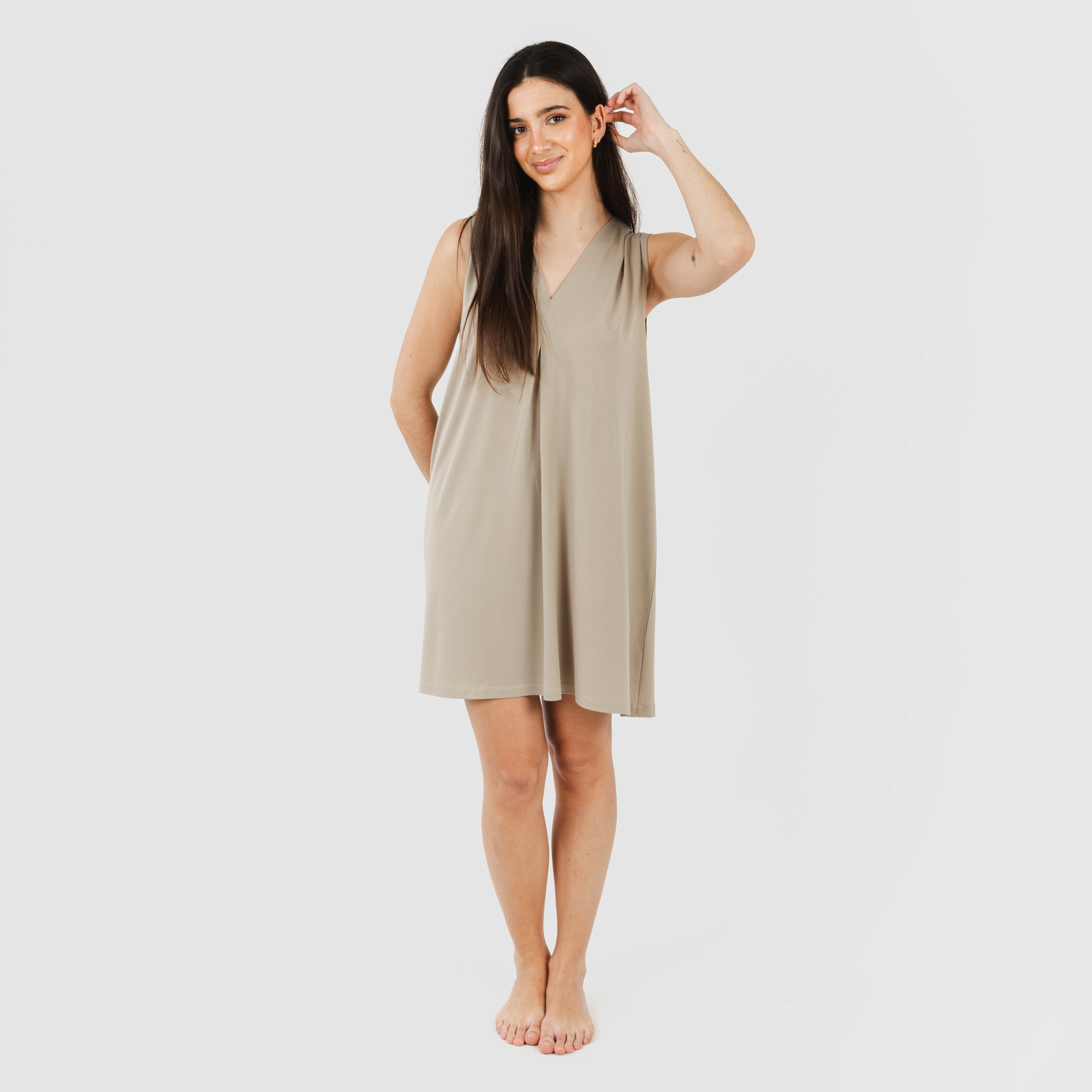 vestido curto liso de crepe