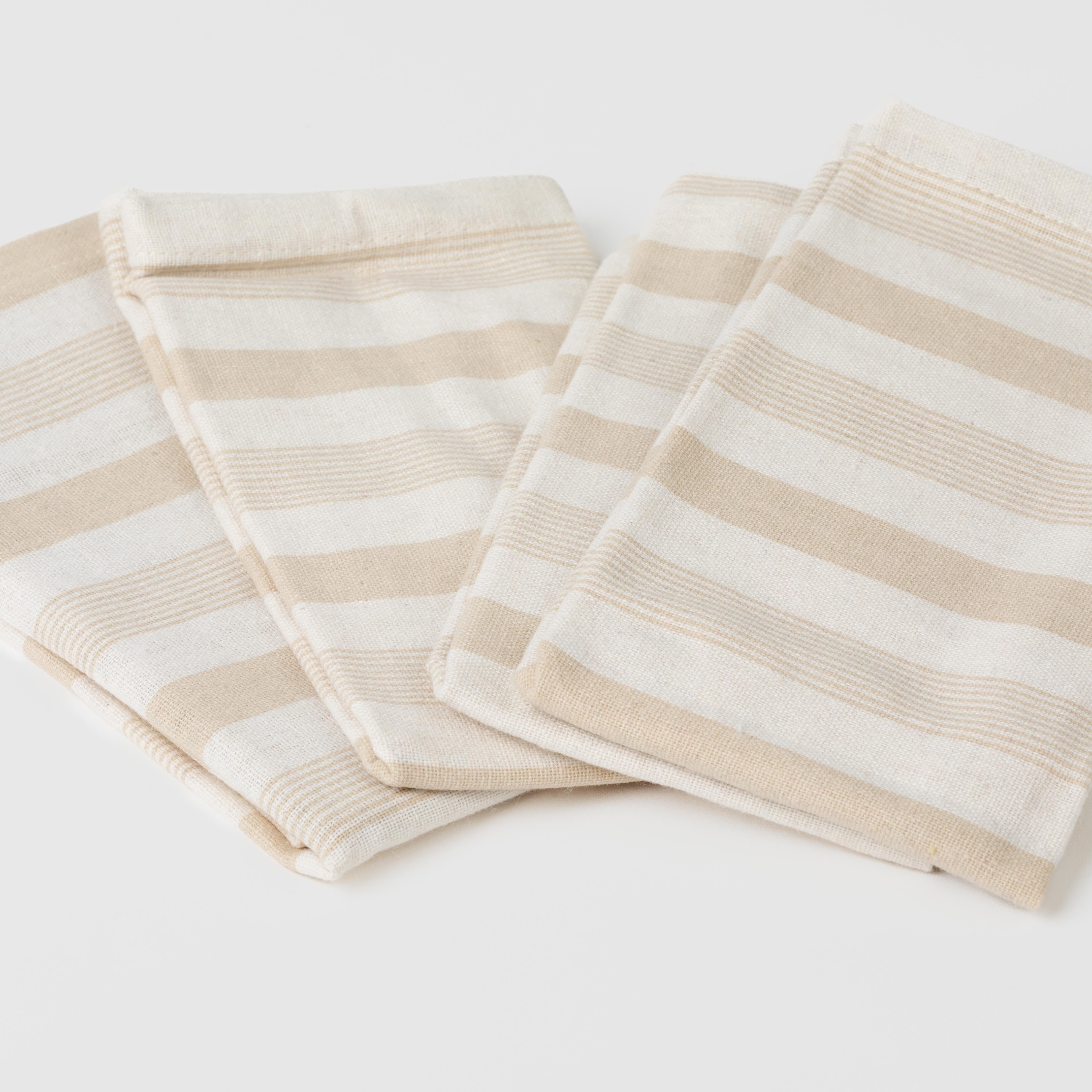 CONJUNTO DE 4 SERVILLETAS RAYA ALLY CR-30025