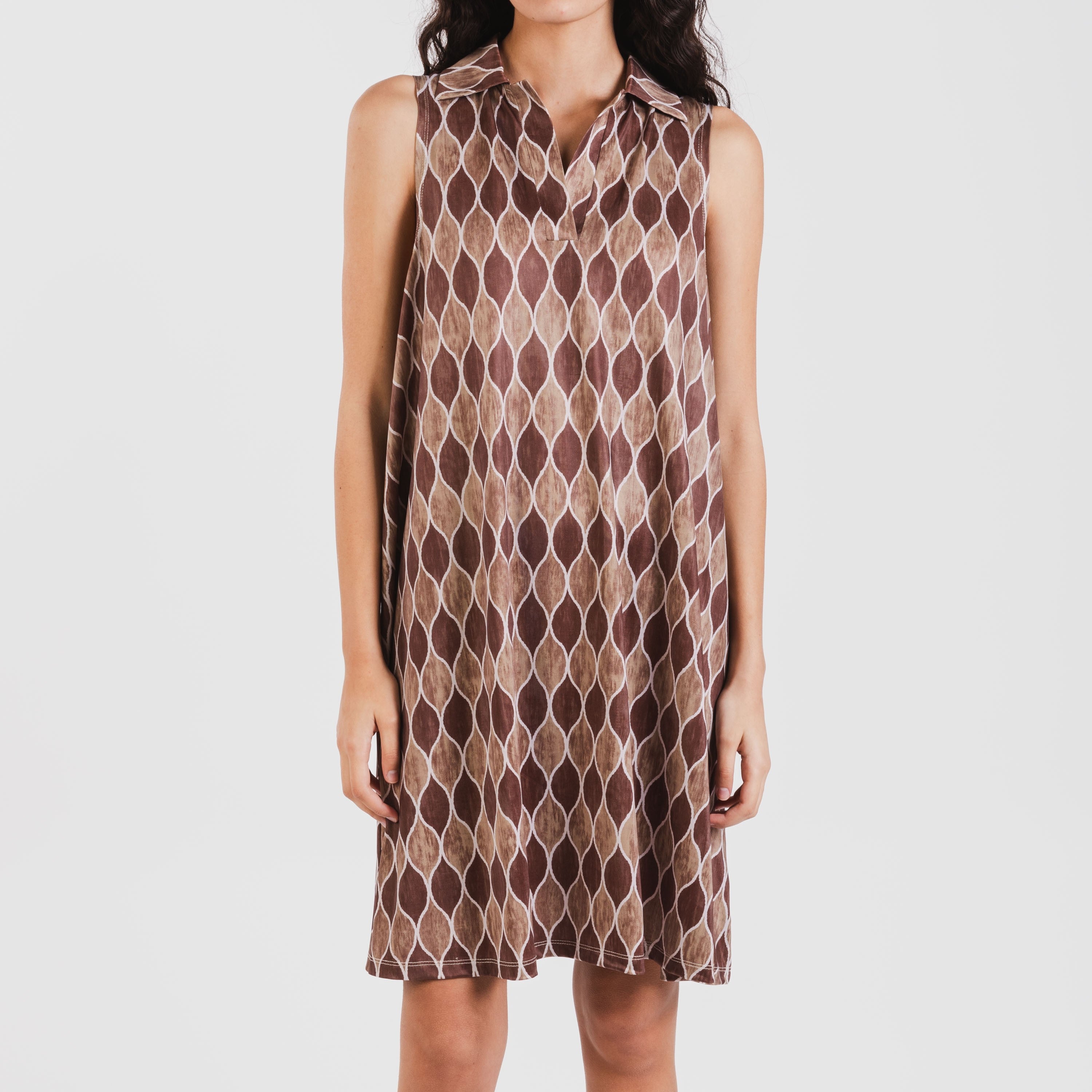 Vestido curto com gola e lapela suaves, Carlota marrom