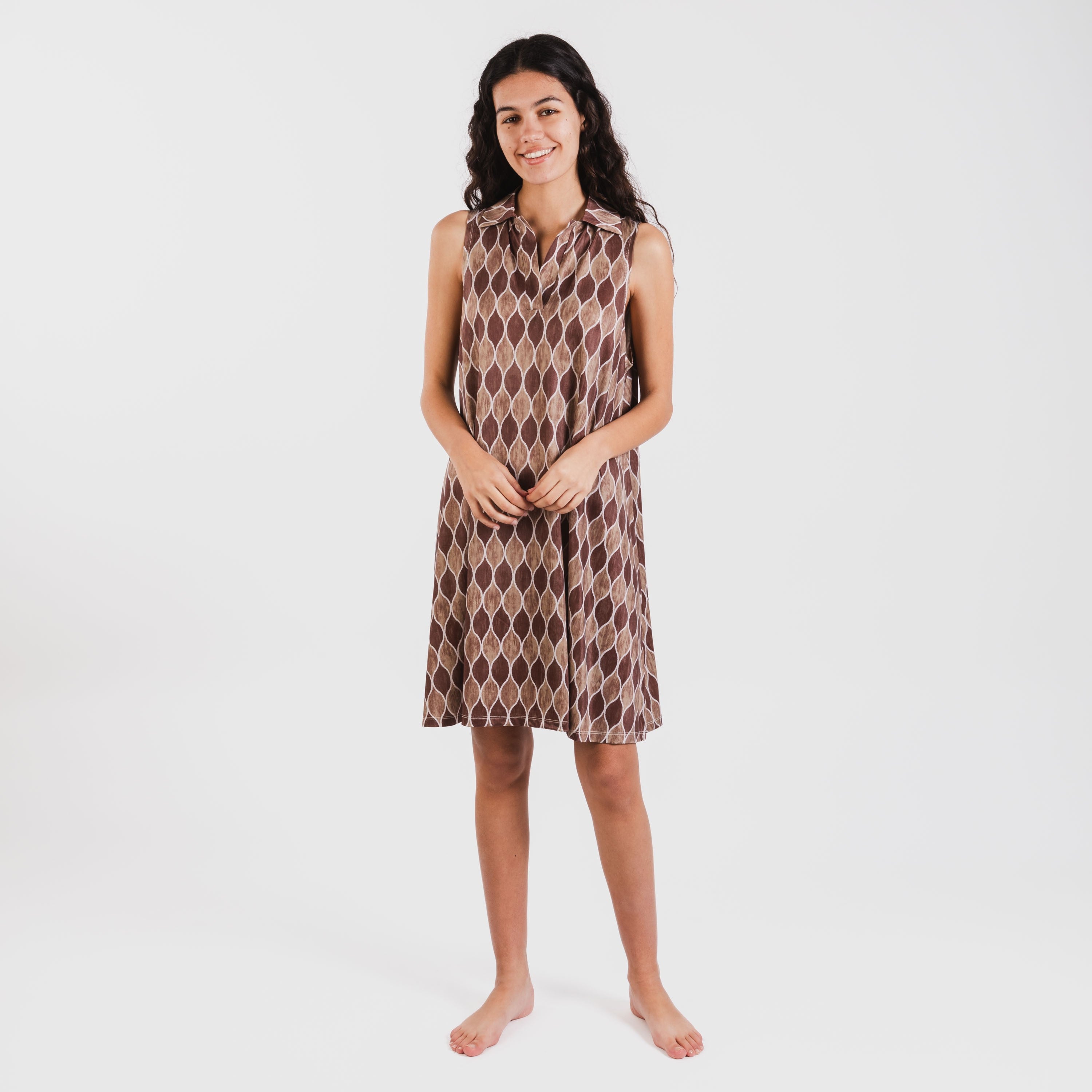 Vestido curto com gola e lapela suaves, Carlota marrom