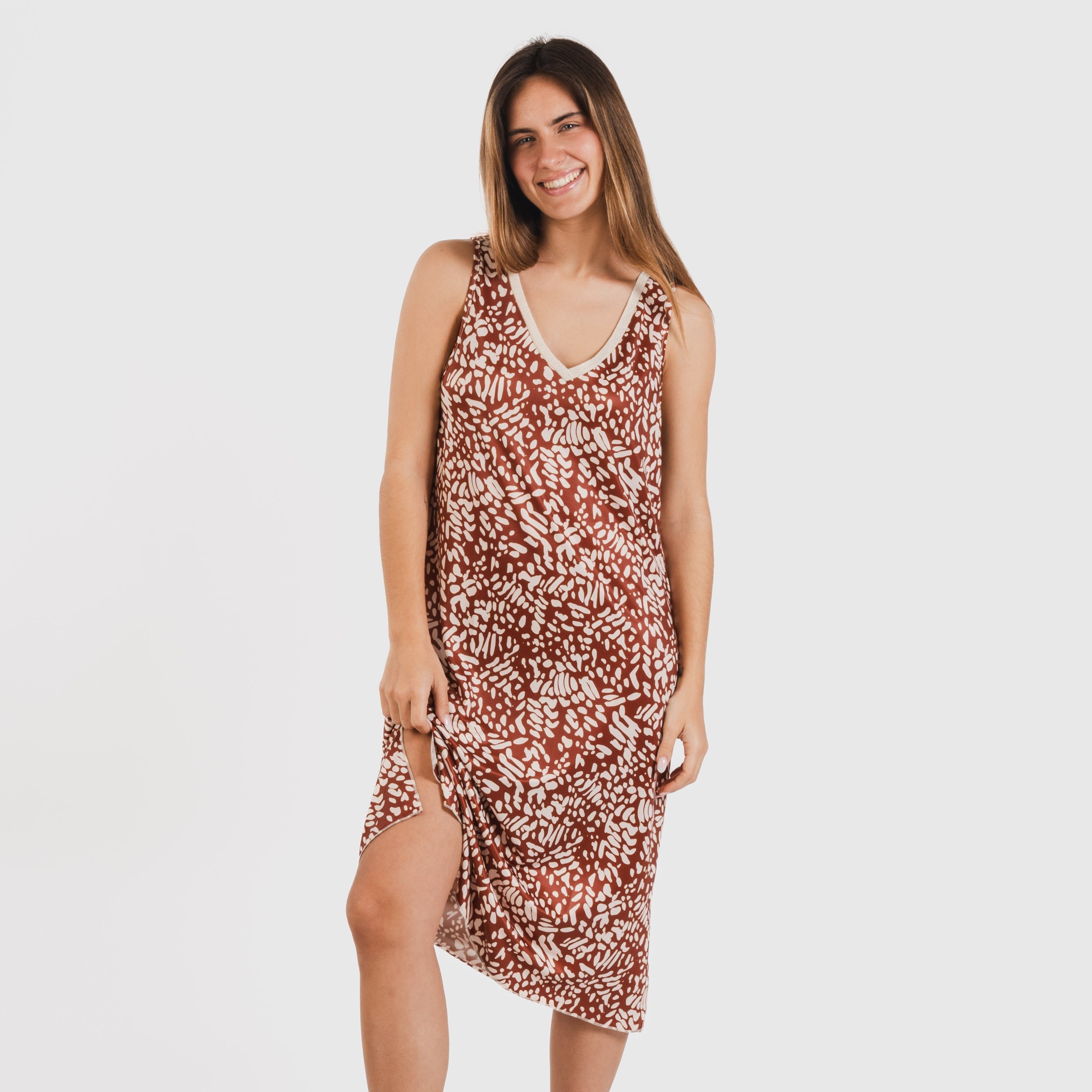 Vestido midi Miquela marrom com alças finas