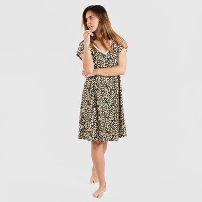 Vestido curto Milina verde-caça em crepe com mangas fluidas.