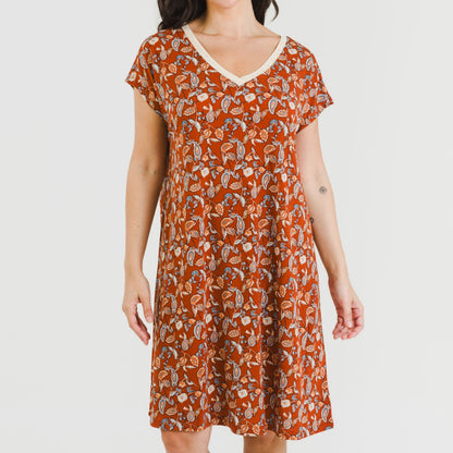 Vestido de crepe de manga curta, cor terracota