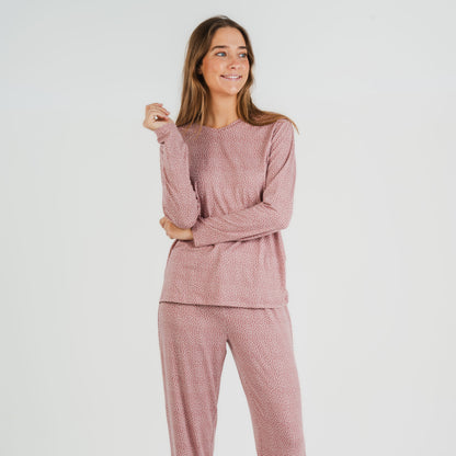 Pijama longo e macio feminino Lolenda nas cores malva e rosa.