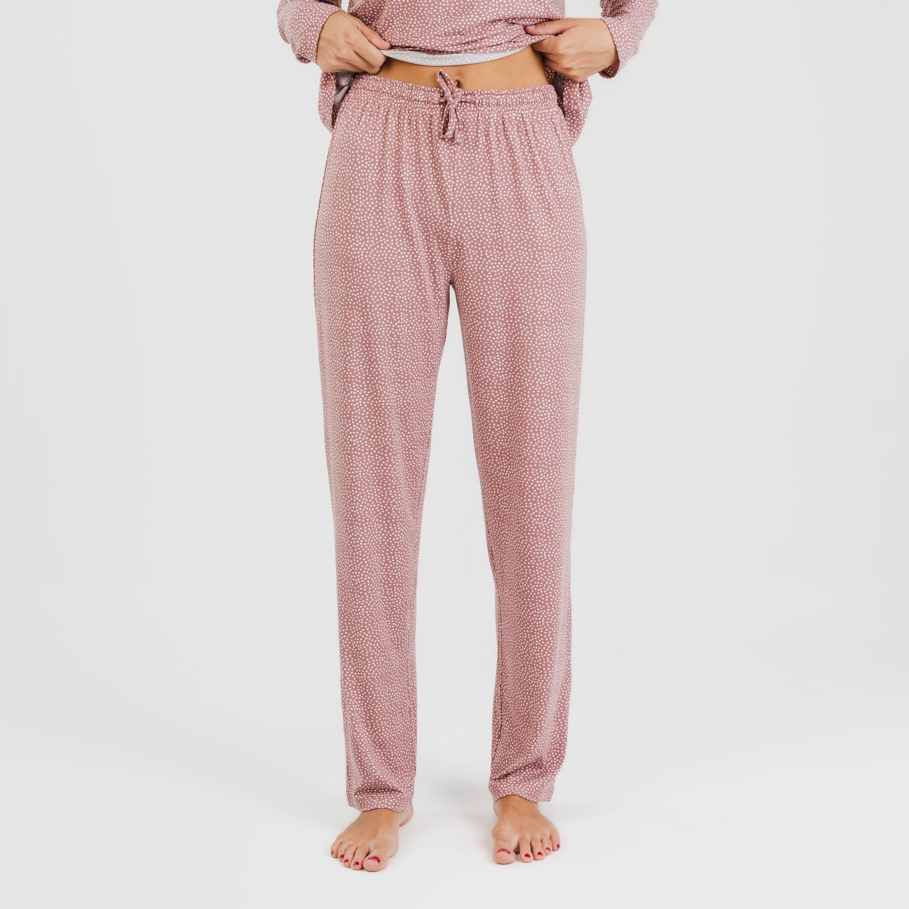 Pijama longo e macio feminino Lolenda nas cores malva e rosa.