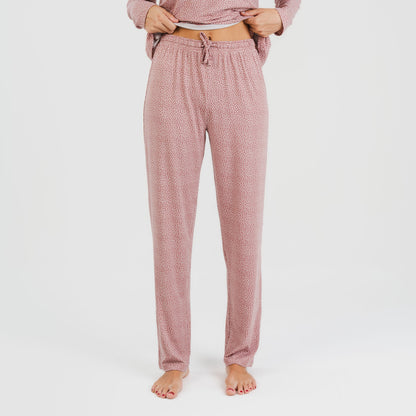 Pijama longo e macio feminino Lolenda nas cores malva e rosa.