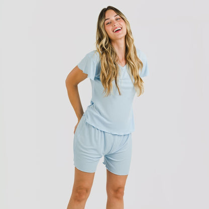 Pijama feminino de manga curta em tecido canelado de viscose liso.