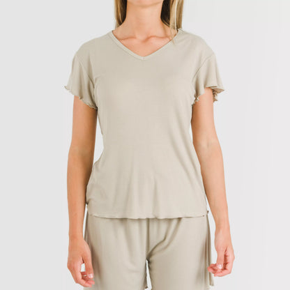 Pijama feminino de manga curta em tecido canelado de viscose liso.