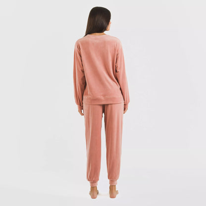 Pijama comprido de veludo liso