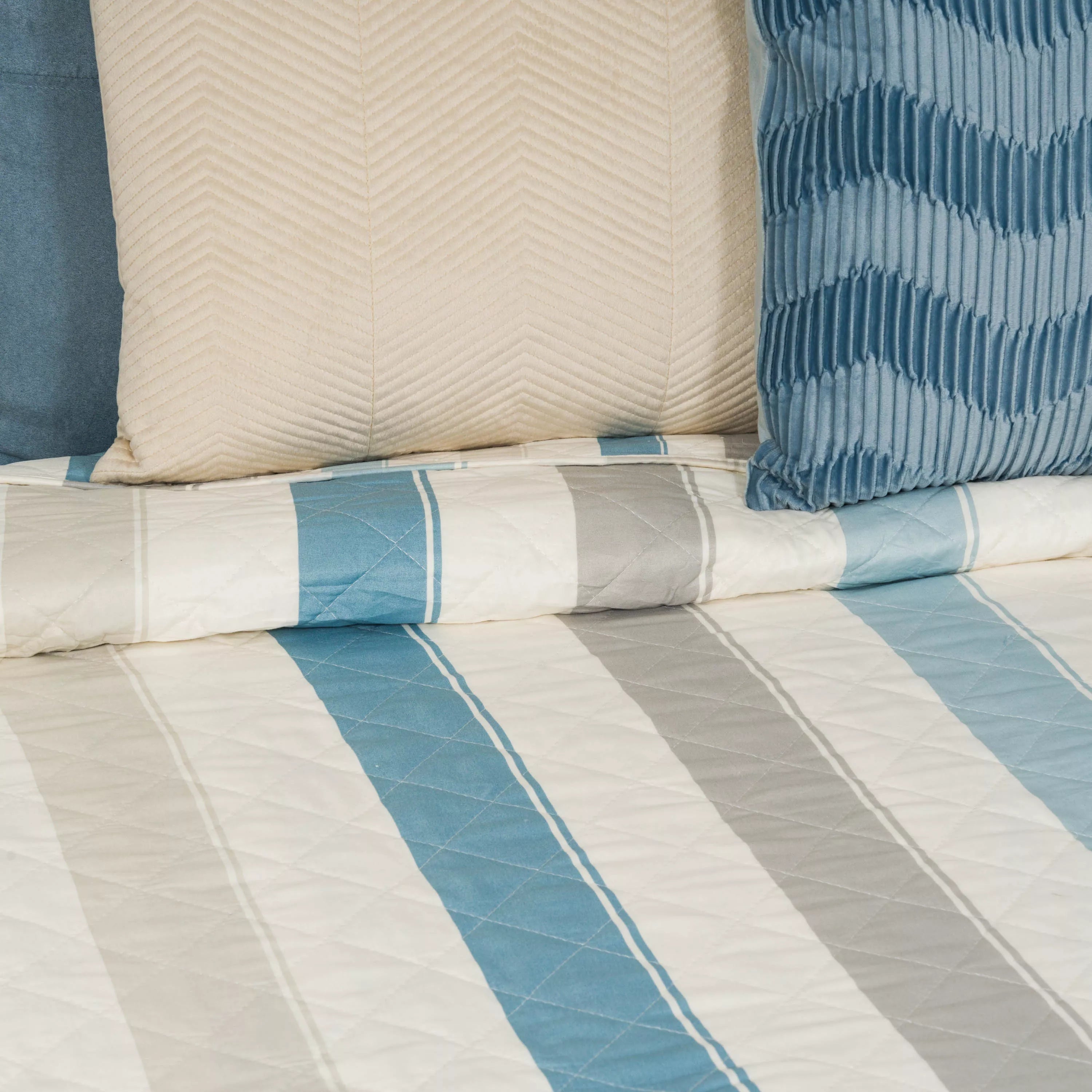 Colcha Denia Listrada Bouti