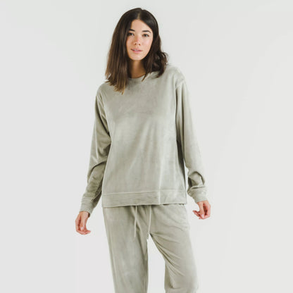 Pijama comprido de veludo liso