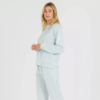 Pijama comprido de veludo liso