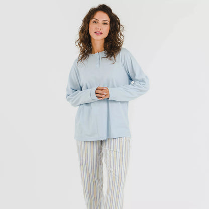 Pijama de algodão listrado azul claro