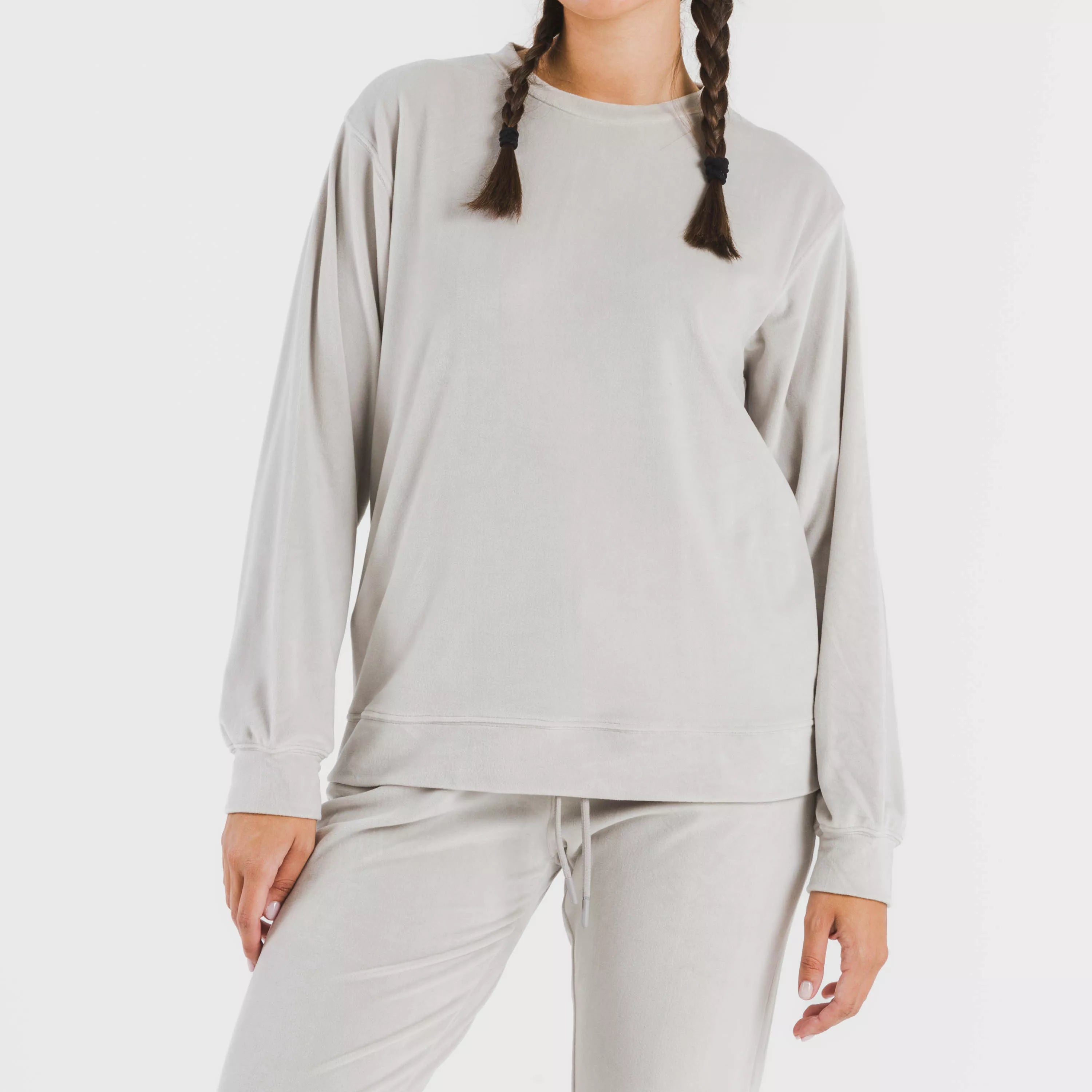 Pijama comprido de veludo liso