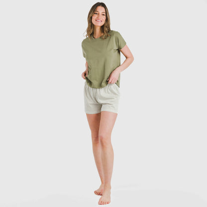 Pijama feminino de algodão com mangas curtas, listras moçárabes verdes.