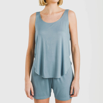 Pijama feminino liso de viscose com suspensórios