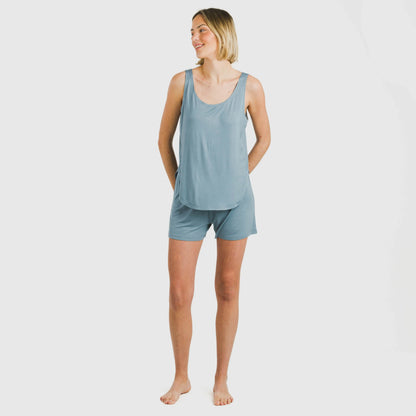 Pijama feminino liso de viscose com suspensórios