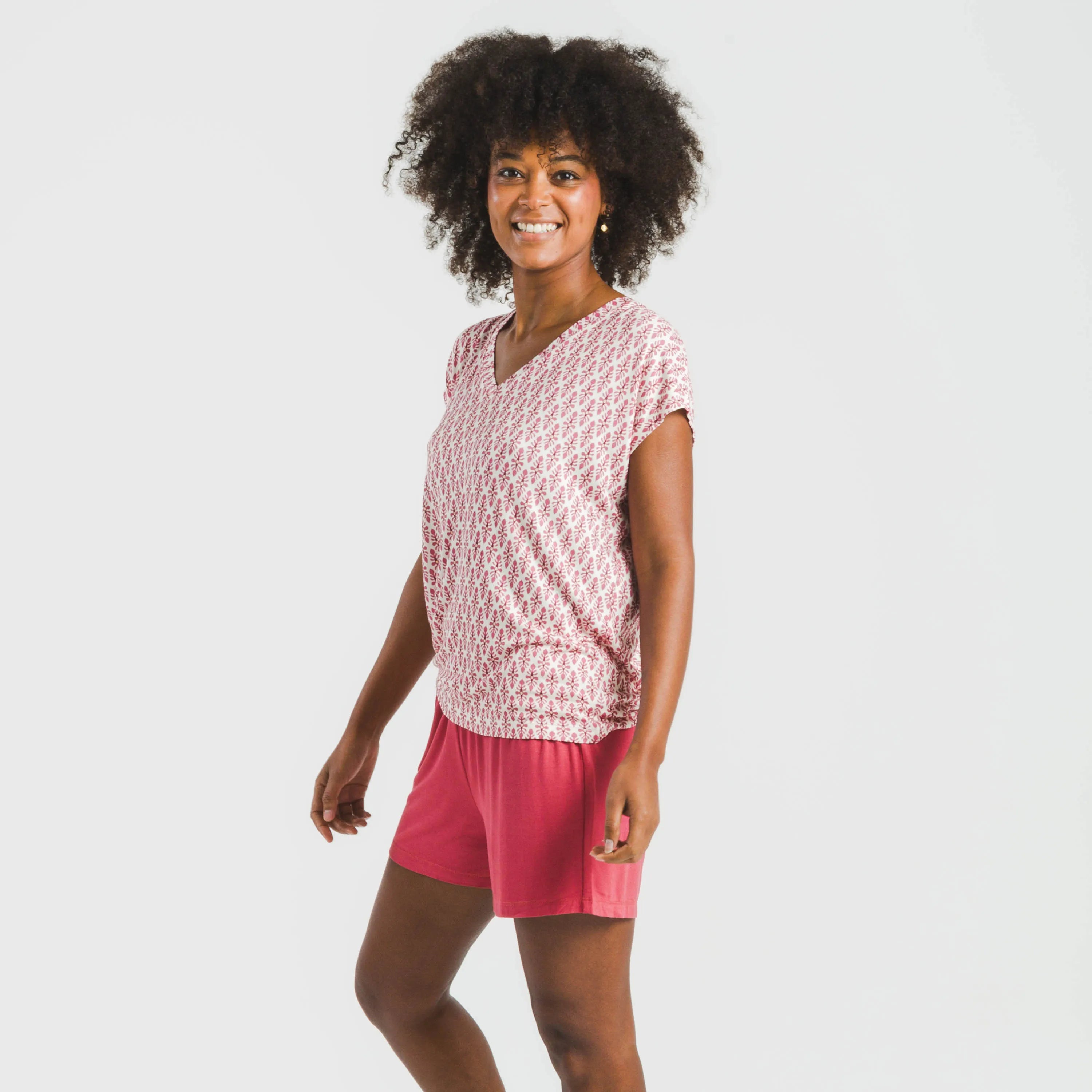 Pijama feminino de viscose de manga curta, estilo sérvio, cor marsala.