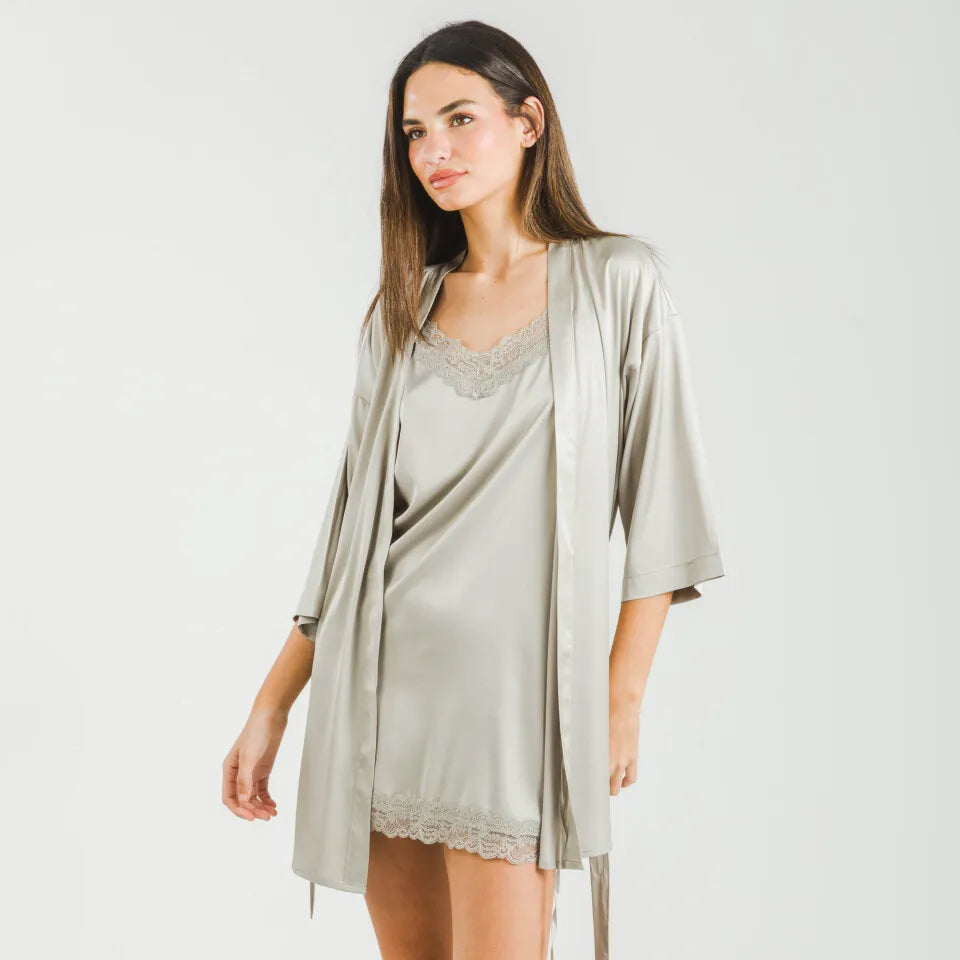 Robe curto feminino de cetim, liso, sexta-feira