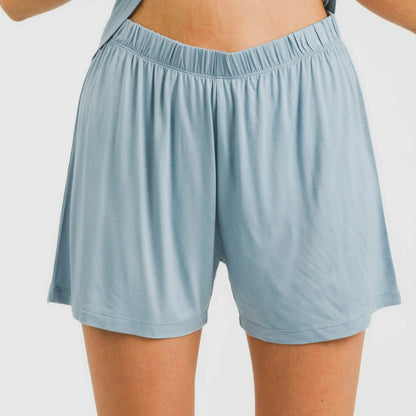 Pijama feminino liso de viscose com suspensórios