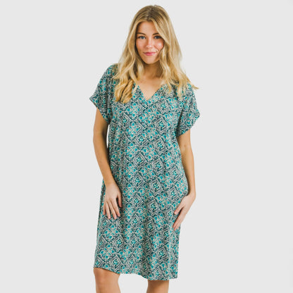 Vestido de viscose de manga curta em tecido fluido, cor Malura aquamarine.