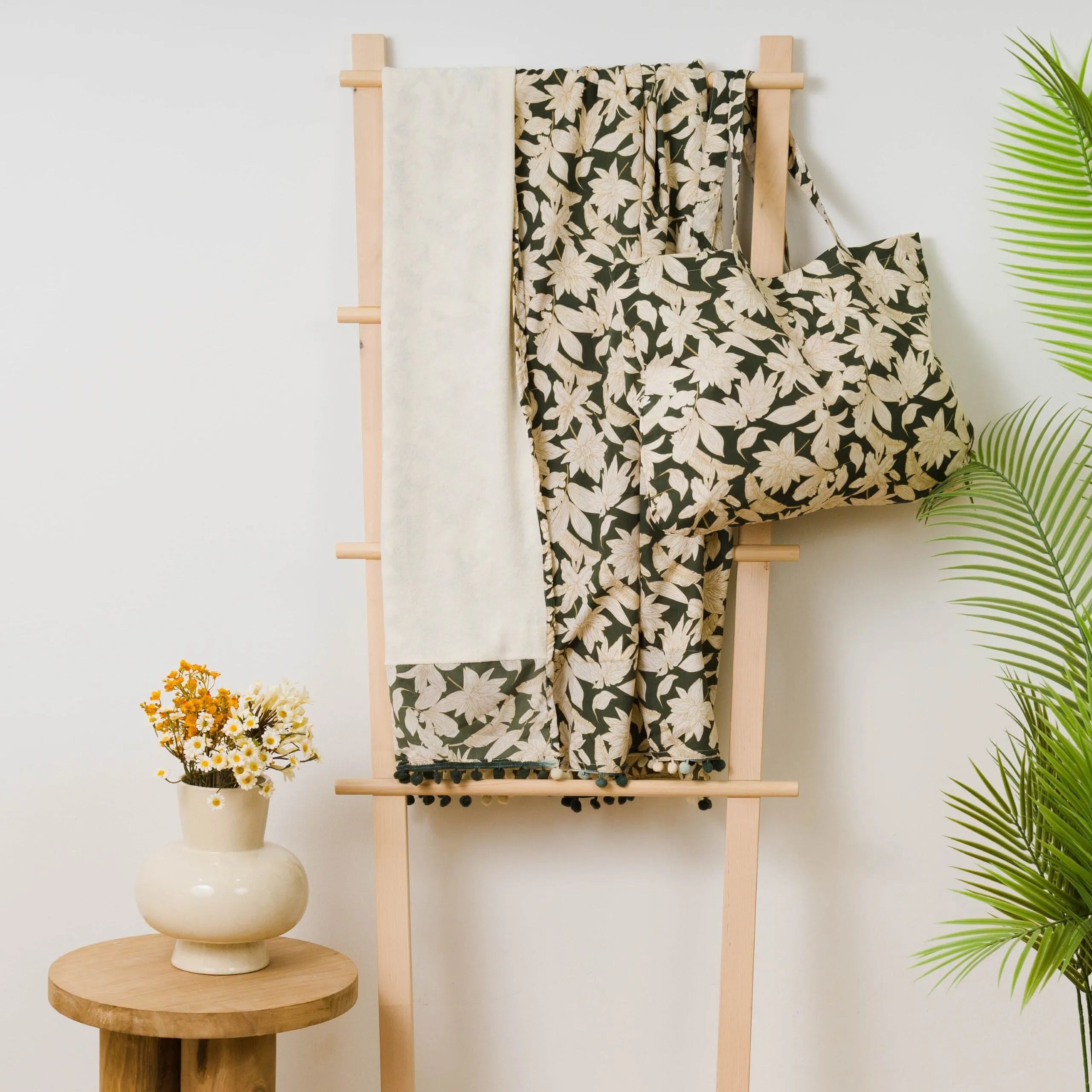 PACOTE TOALHA PAREO + SACO CHARAMO