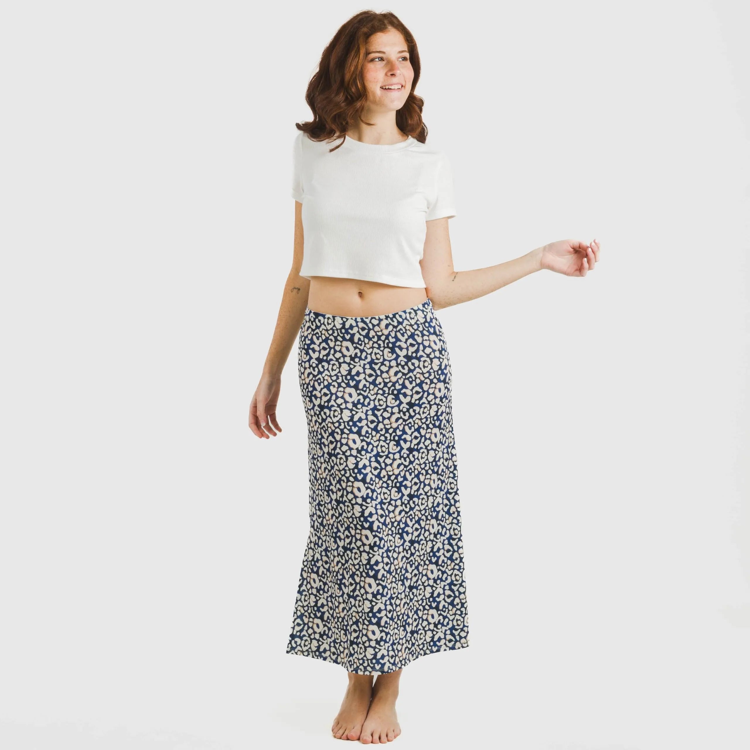 Falda midi soft Milina azul marinho