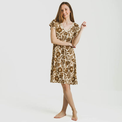 Vestido curto Alexis em crepe marrom com mangas fluidas.