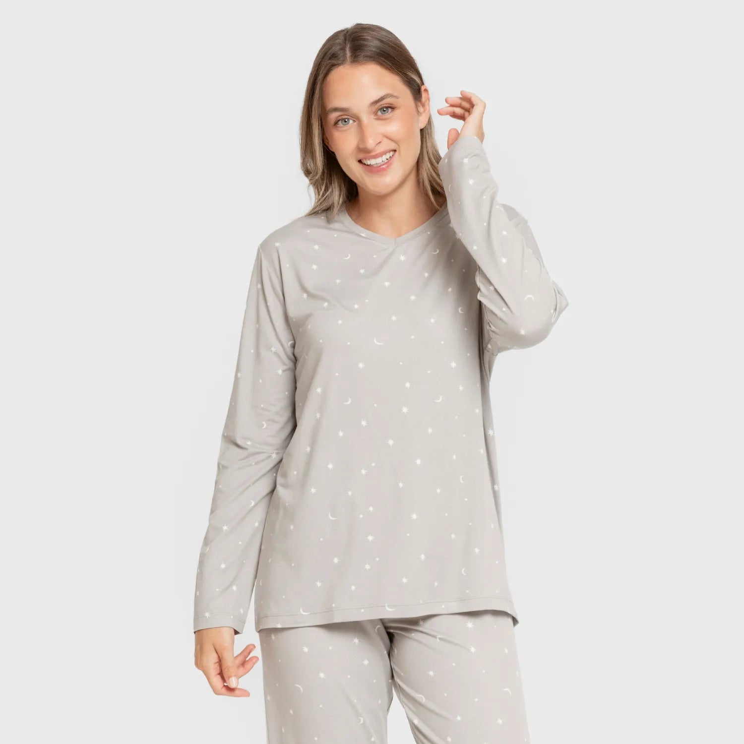 Pijama feminino longo e macio na cor cinza âmbar