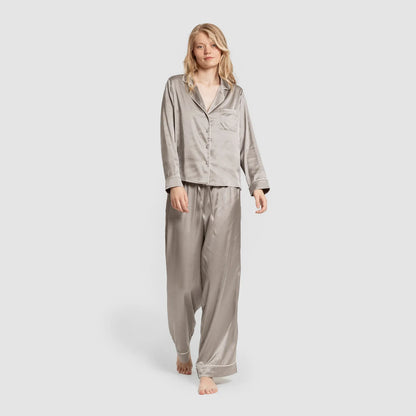 Pijama longo de cetim feminino sexta-feira