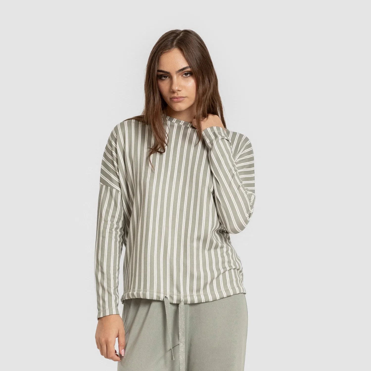 Pijama comprido feminino Secret, listrado em verde Marselha, estilo caça.