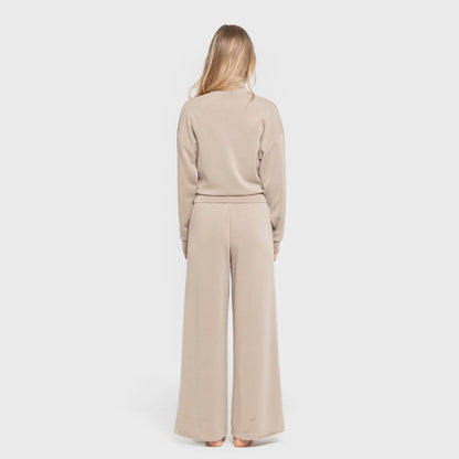 Moletom feminino bege de gola alta em modal