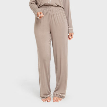 Pijama feminino de manga comprida em viscose, estilo camisa, cor vison.