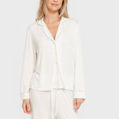 Pijama feminino de manga comprida em viscose, branco natural.