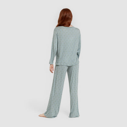 Pijama longo feminino de viscose, cor azul-turquesa, perfeito para a primavera.