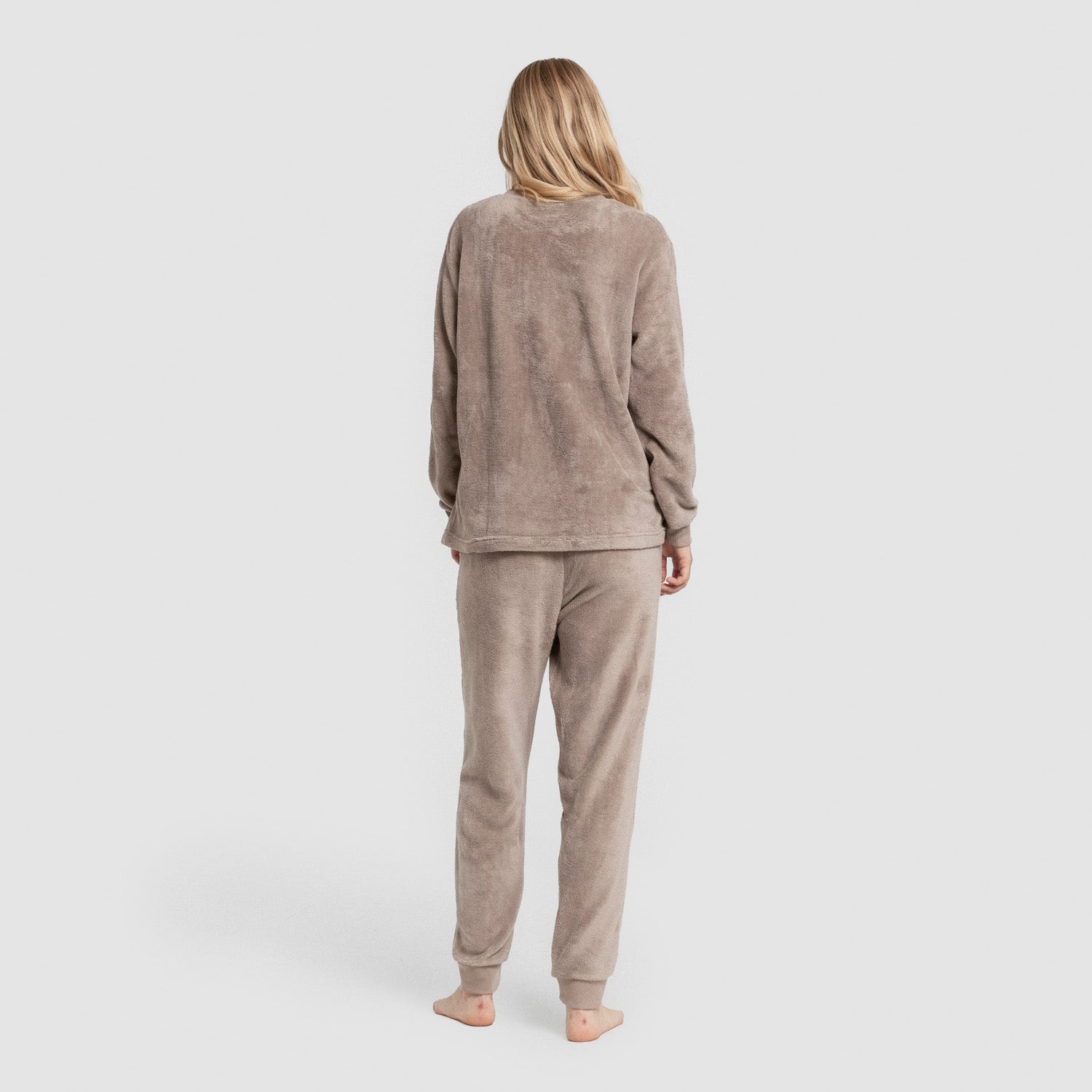 Pijama feminino Hello Weekend em fleece coral com punhos, marrom